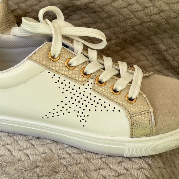 OUTWOODS girls sneakers gold bling tennis shoe EUC Fit women 5.5!! - Picture 2 of 8